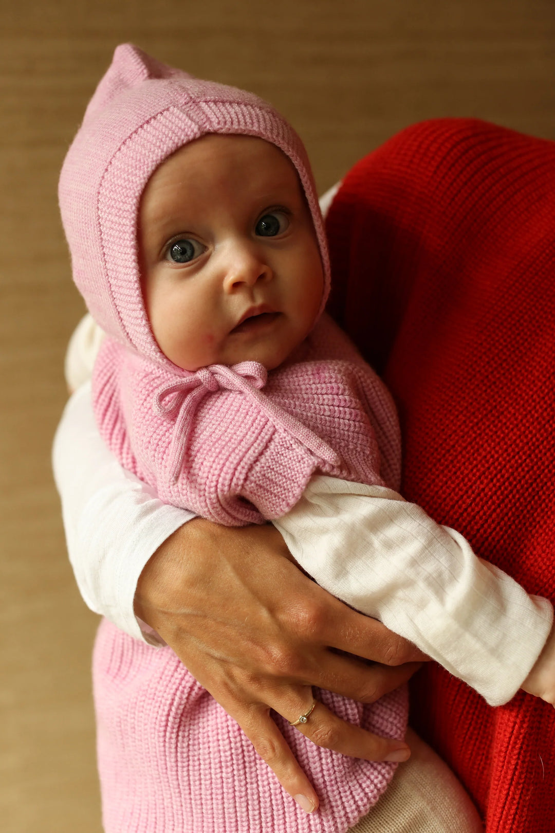 Bébé avec Bonnet lutin Hvid en laine mérinos rose