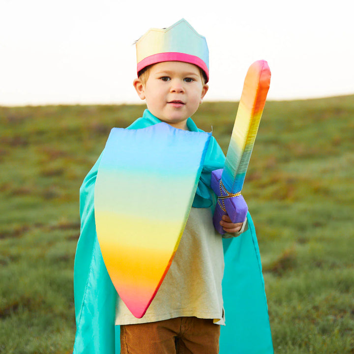 Enfant avec Bouclier souple en soie Arc-en-ciel