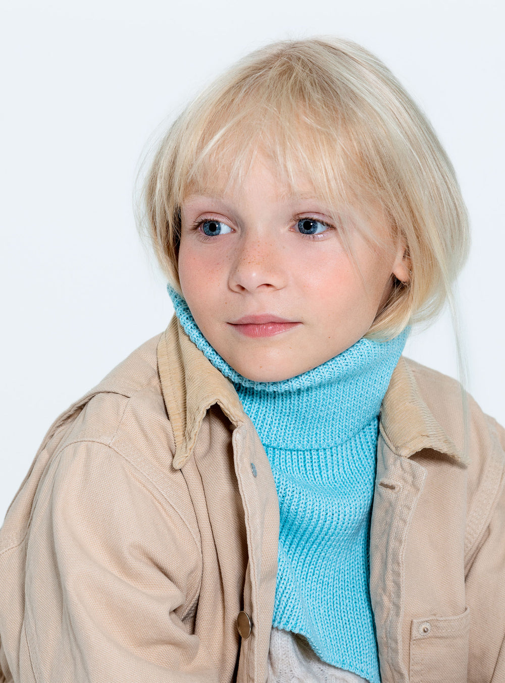 Enfant avec Cache cou en tricot Menthe