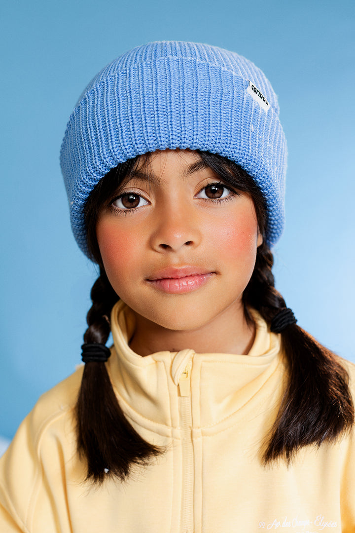 Fille avec Tuque pêcheur Caribou en tricot bleu