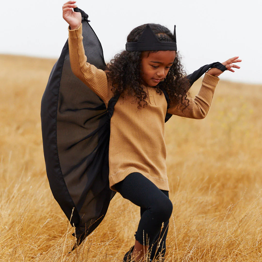 Enfant avec Costume chauve souris en soie