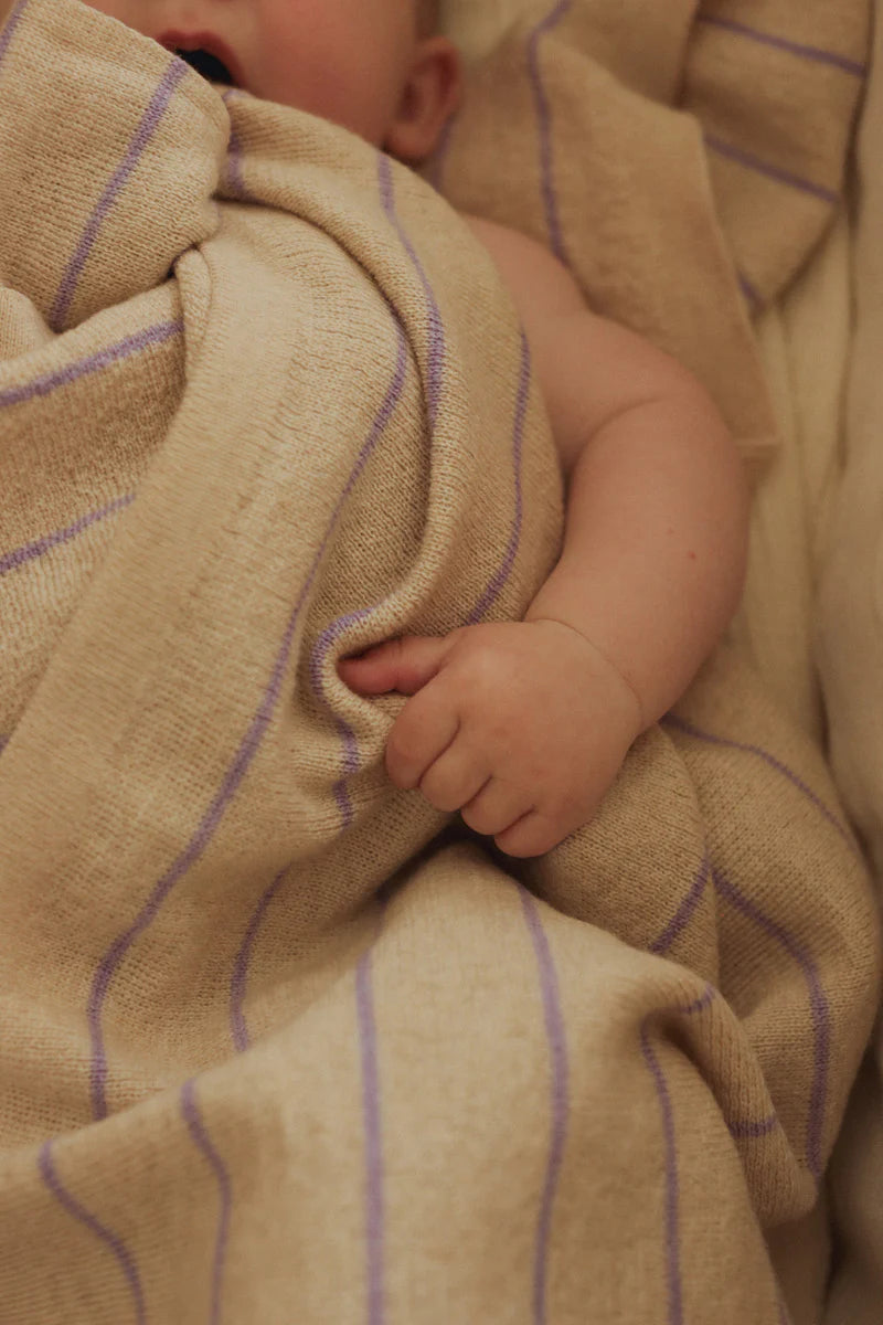Bébé avec Couverture Hvid en laine mérinos Crème et Lilas