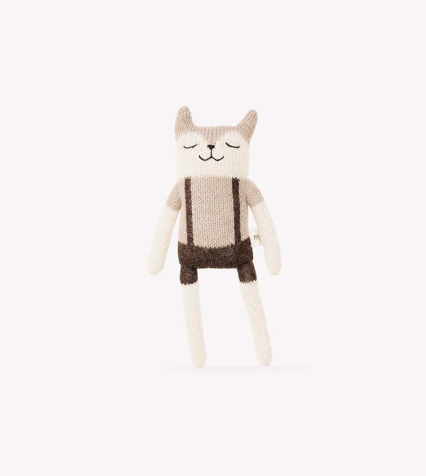 Petit faon tricoté en laine avec salopette