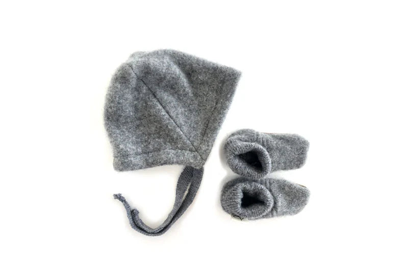 Ensemble bonnet et bottines en cachemire Gris pâle