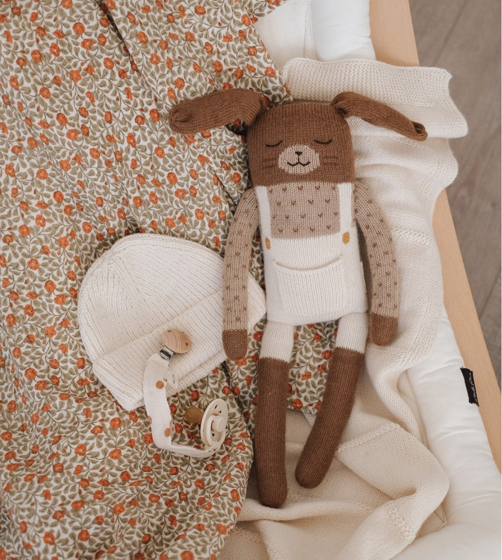 Grand Lapin en peluche Salopette écru