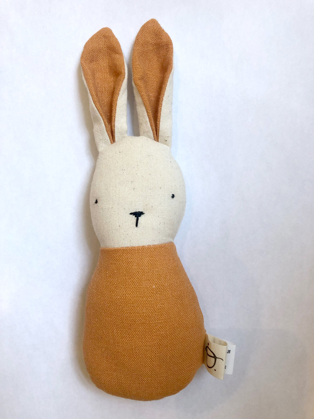 Hochet lapin en lin ocre