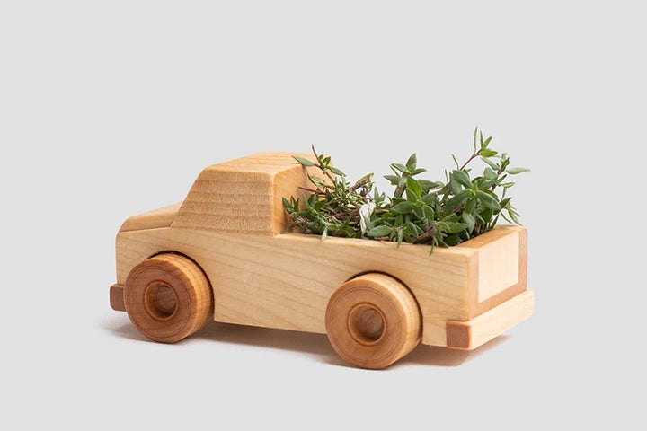 Petite camionnette en bois