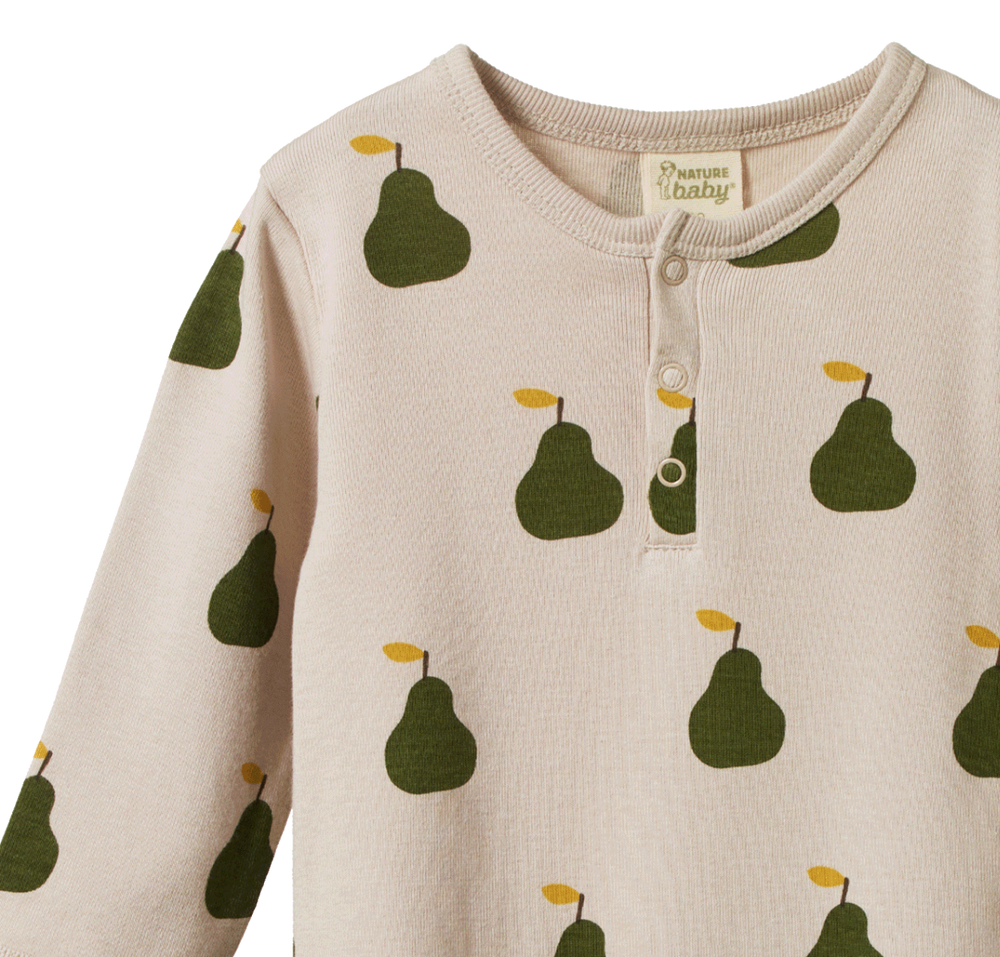 Pyjama en coton beige avec imprimé poires vertes
