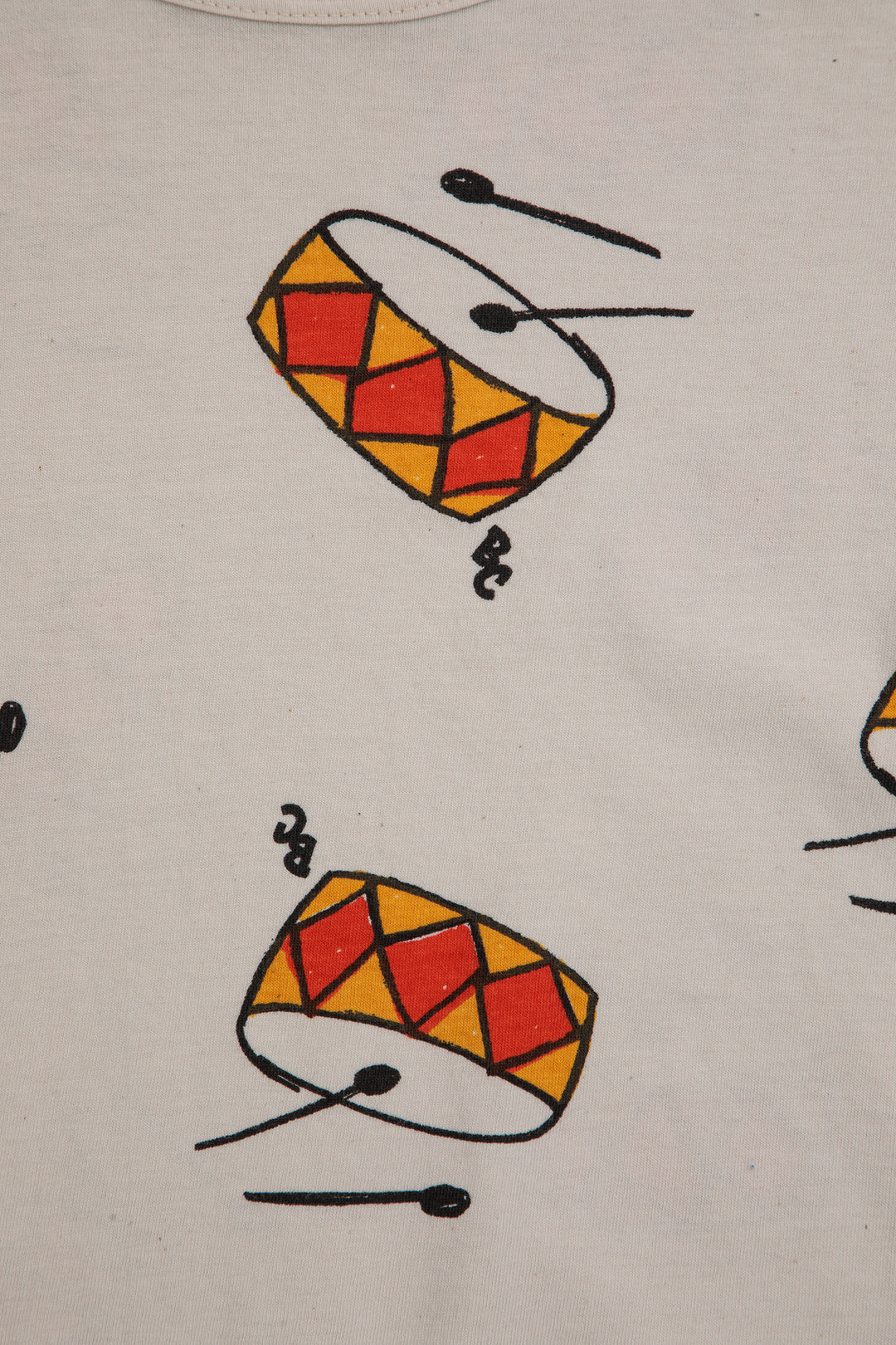 T-shirt pour enfants en coton bio beige avec tambours