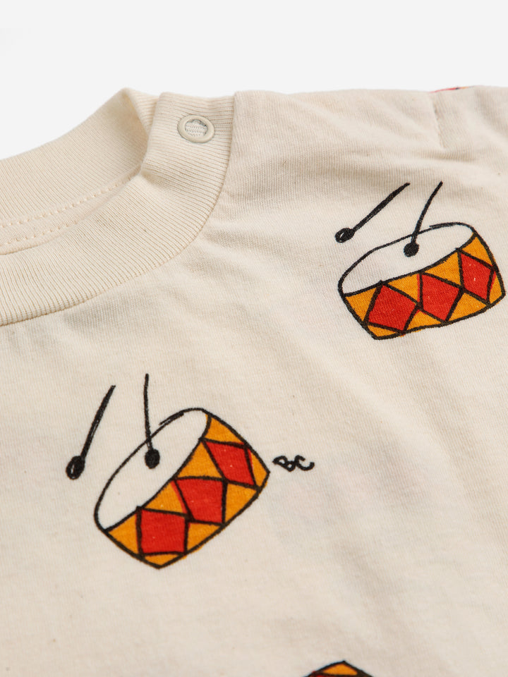 T-shirt pour bébé en coton bio avec imprimé tambours