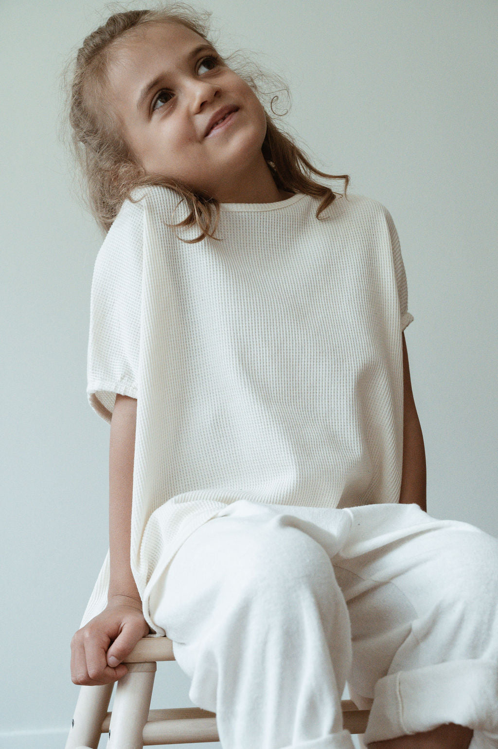 Enfant avec T shirt 100 % gaufre de coton biologique naturel