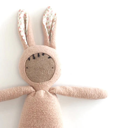 Ouistitine - Mini poupée lapin - Rose