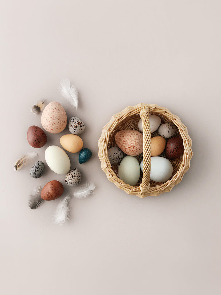wooden eggs in their basket by moon picnic x erzi, oeufs de bois dans leur panier