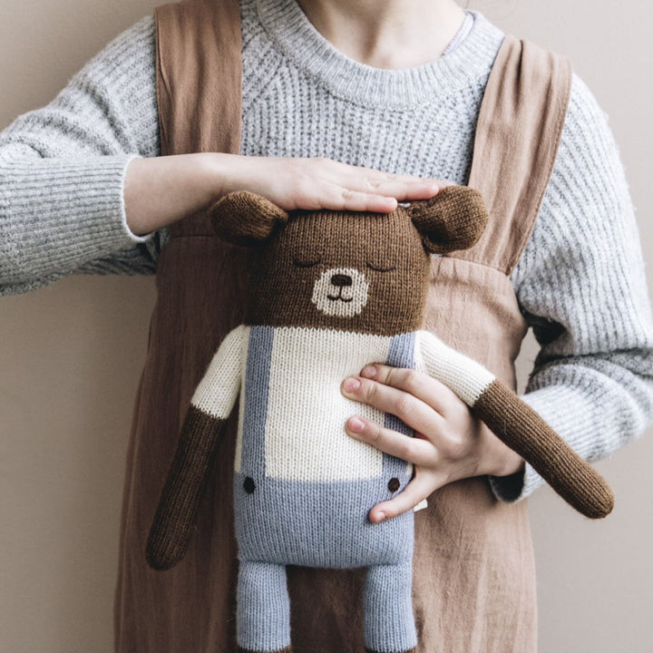 main sauvage montréal québec canada montreal quebec bear ours toutou plush soft toy stuffed toy peluche alpaga alpaca naturel natural sustainable durable bébé baby jouet toy