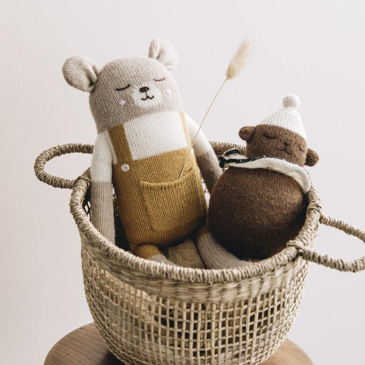 main sauvage montréal québec canada montreal quebec bear ours toutou plush soft toy stuffed toy peluche alpaga alpaca naturel natural sustainable durable bébé baby jouet toy