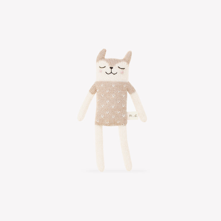 main sauvage doudou toutou petit faon en tricot sable sand fawn plush doll